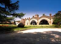 Bodegas_codorniu_fachada_museo