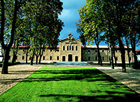 Fachada-bodegas-bilbainas