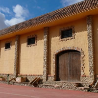 Fachada-bodegas-mainetes-albacete