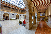 Patio-interior-3-hotel-convento-las-claras