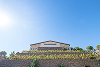 Vista-fachada-2-bodega-buil-gine-priorat